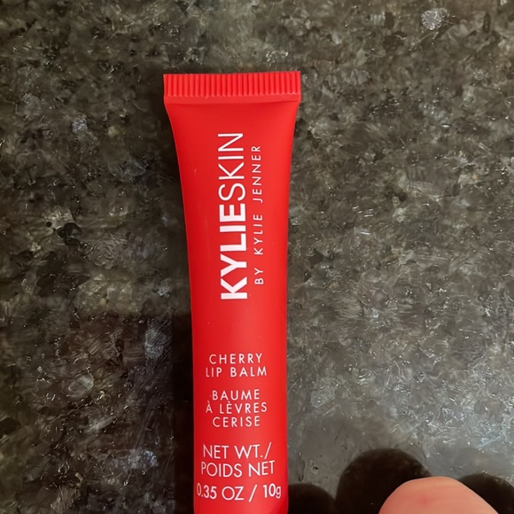 Kylie Cosmetics (Kylie Skin) Lip Balm Set - Strawberry, Candy Heart, Cherry - Picture 6 of 6